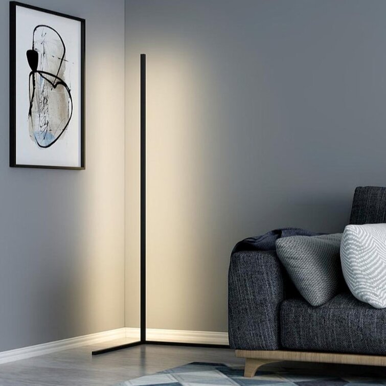 LED Vinkel Lampe – Stemningsbelysning Og Minimalistisk Design