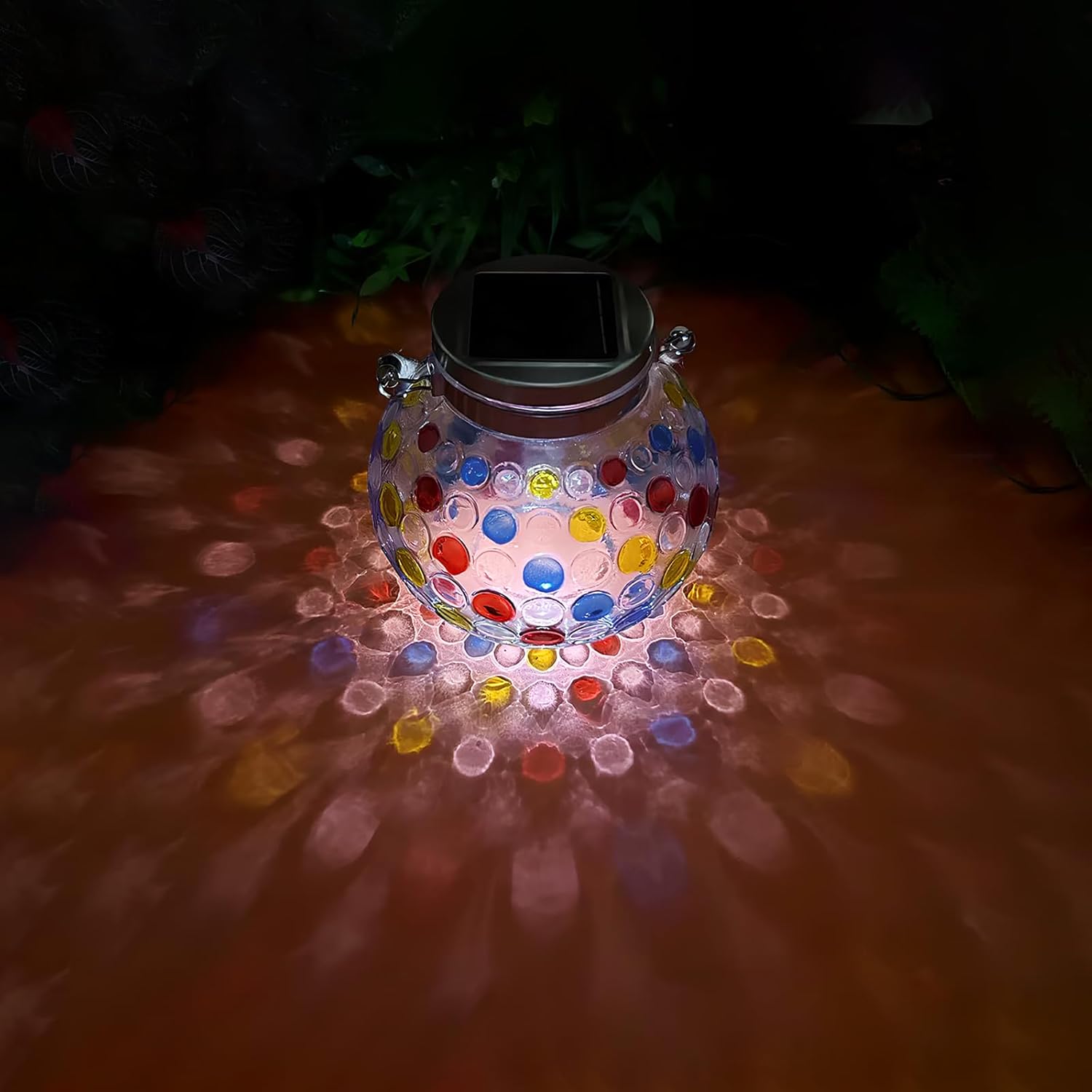 屋外用ソーラーランタン — ガラスの優雅さ