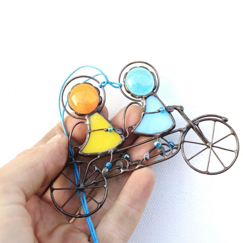 Zavesená dekorácia – Lesklé a elegantné odrazy