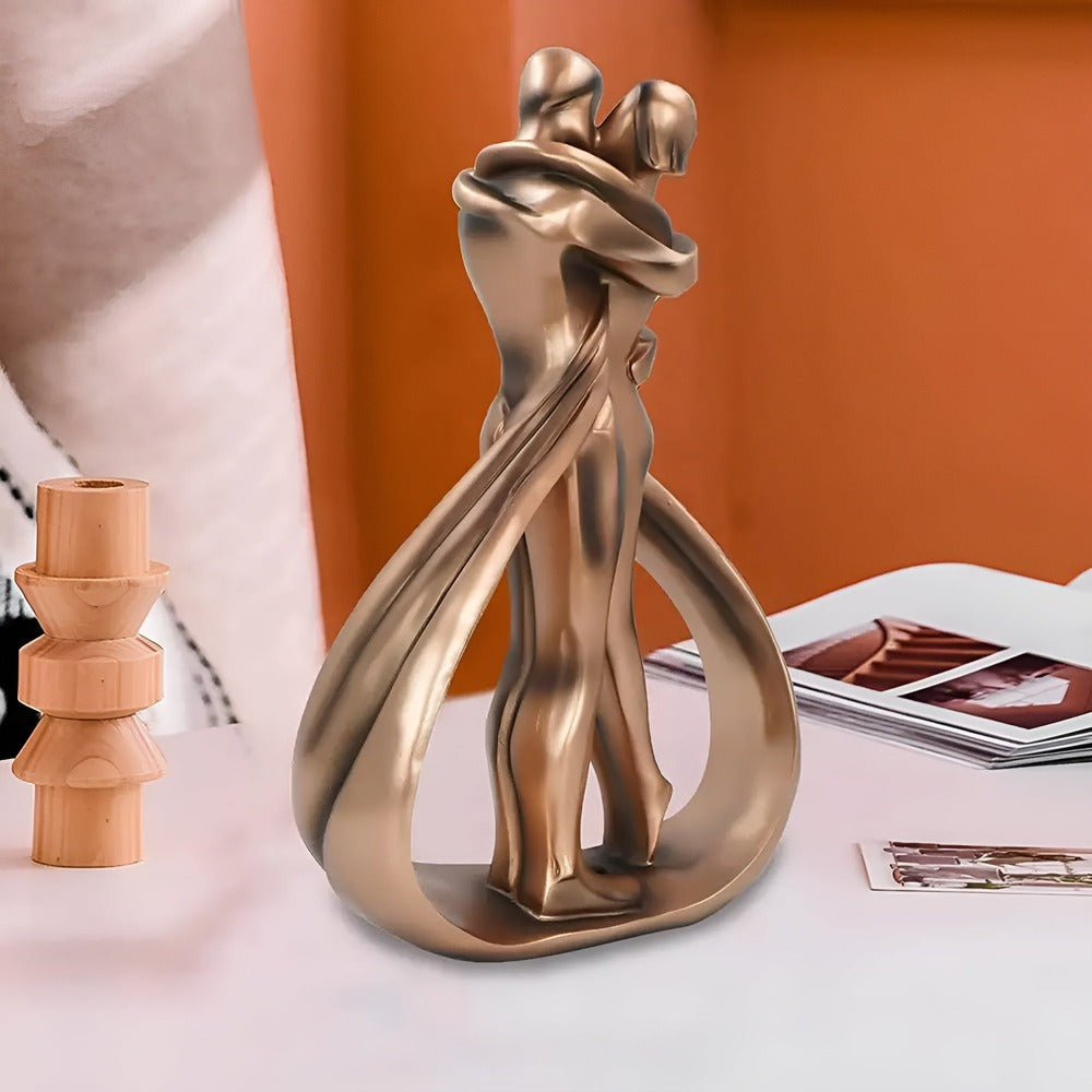 Socha zamilovaného páru - sentimentální dárek a moderní styl