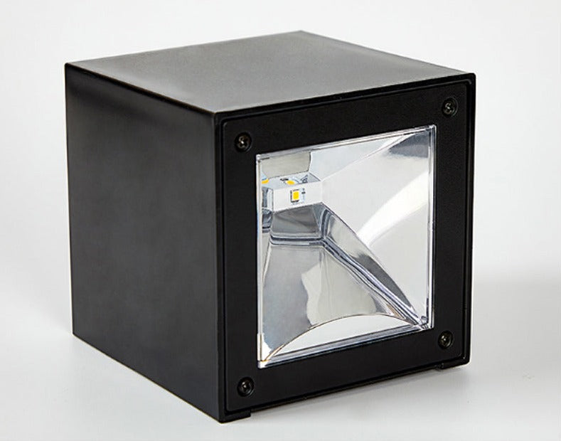 IP65 Ulkona käytettävä aurinkoseinävalaisin - Kestävä, ympäristöystävällinen valaistus