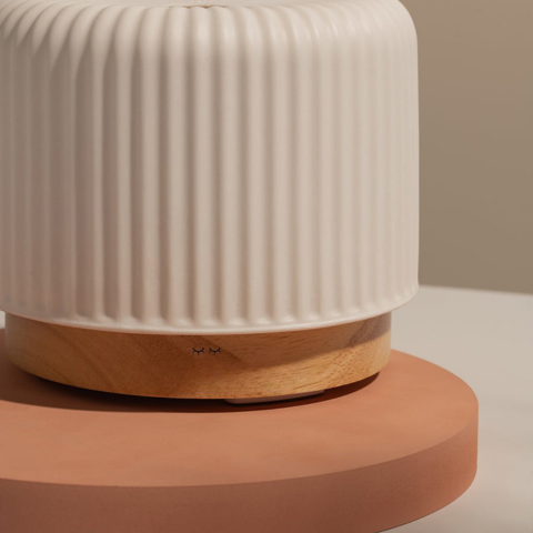 陶器製の香 diffuser – 優雅さと穏やかな雰囲気