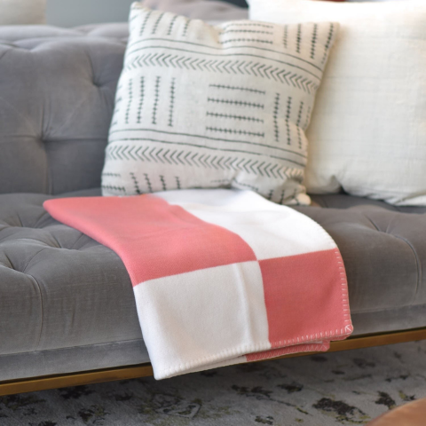 Ruudullinen – Moderni Eleganssi ja Mukava Pehmeys