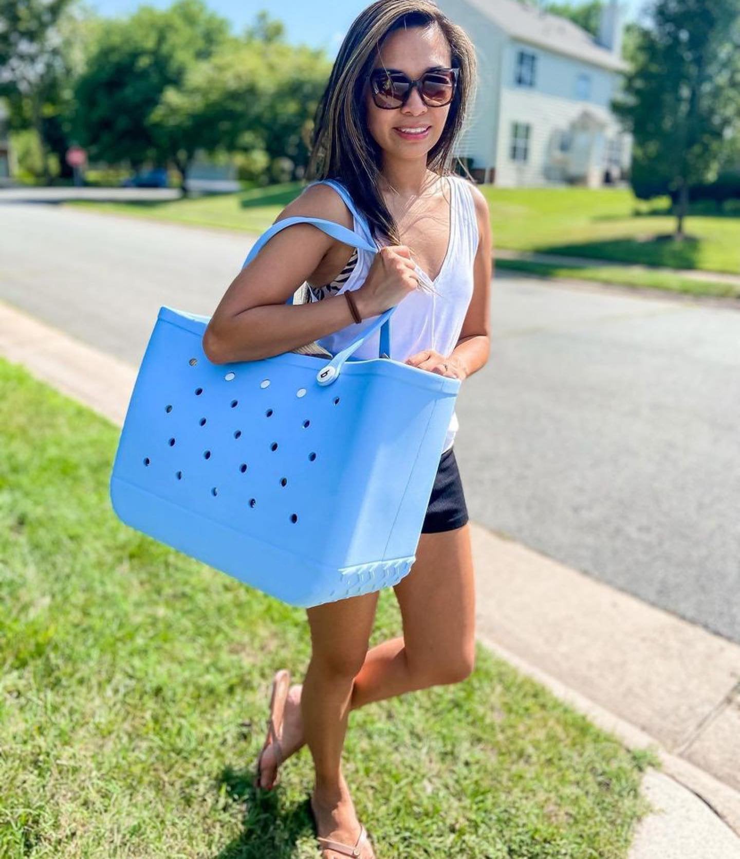 حقيبة شاطئية صلبة - تصميم ملون وسعة كبيرة