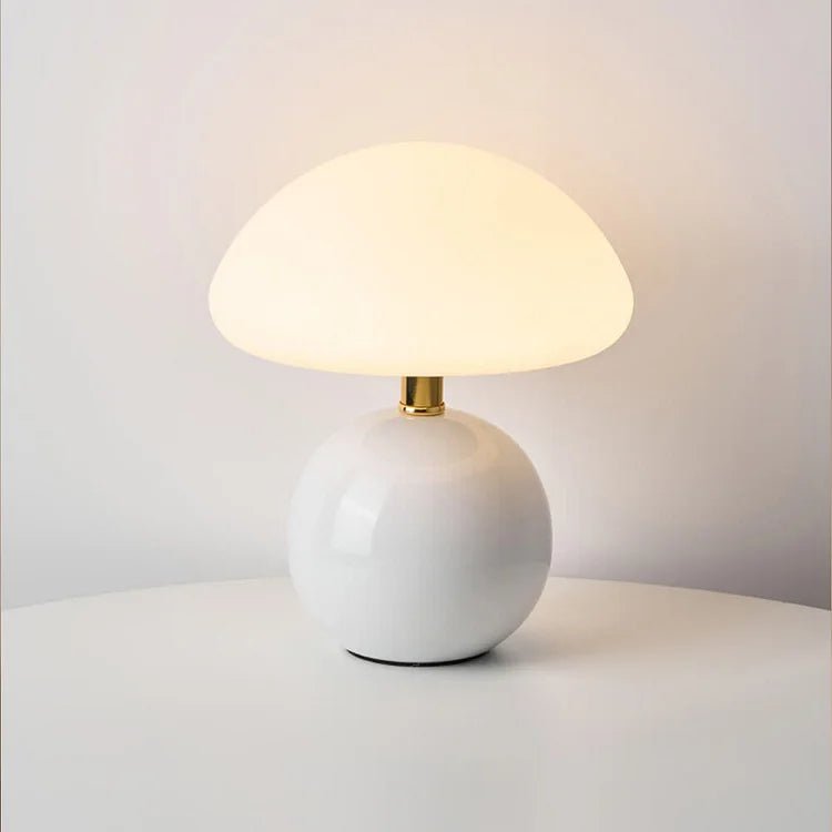 Bordlampe i soppform – Eleganse og originalitet 