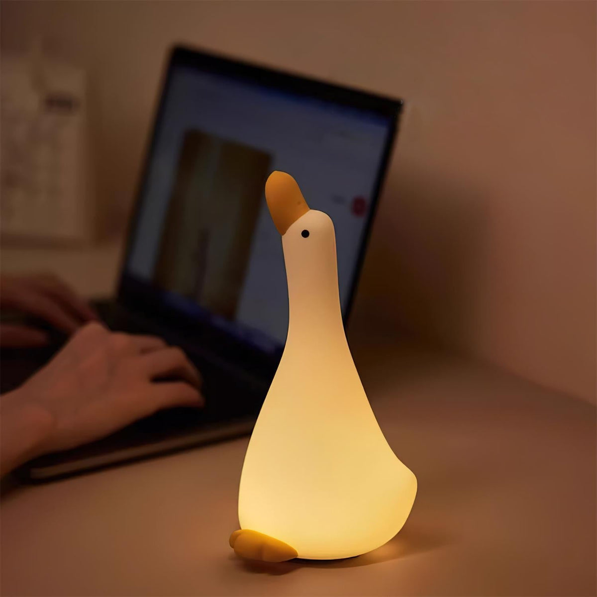 Veilleuse Oie Enchantée — Lumière Tactile & Design Apaisant