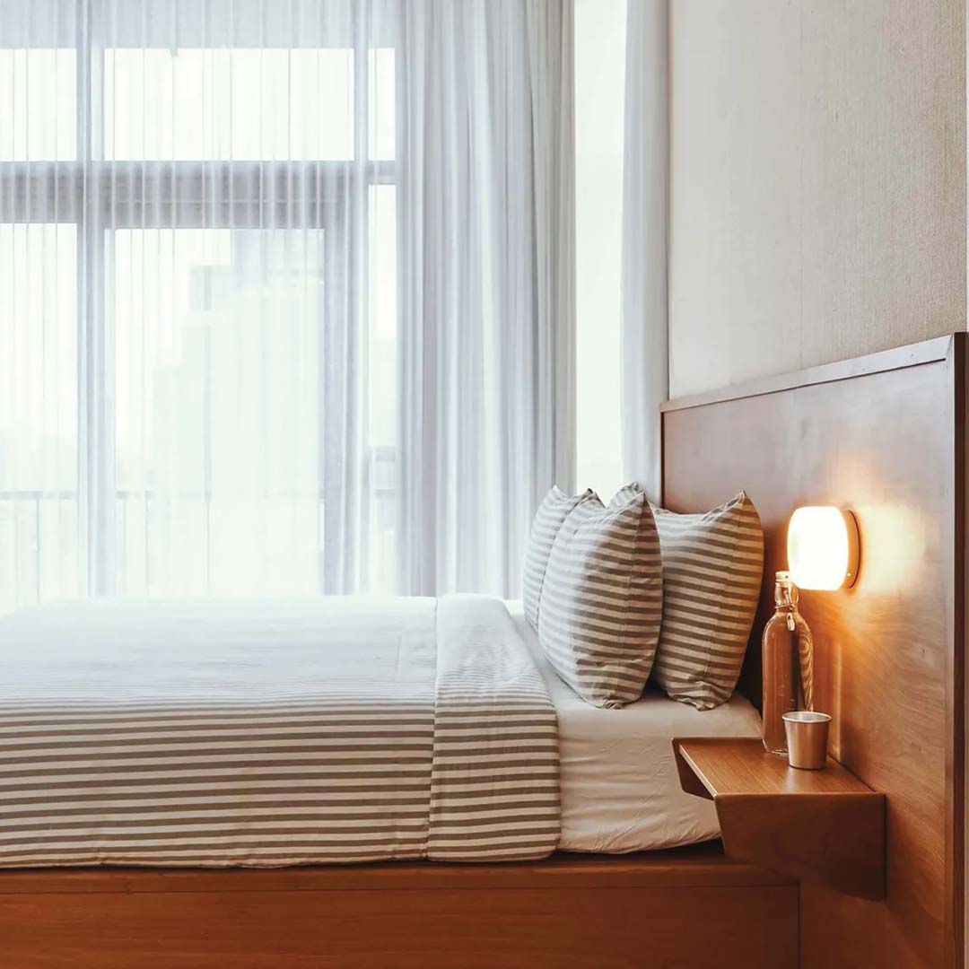 Elegant Vägglampa – Mjuk Relief Och Varm Atmosfär 