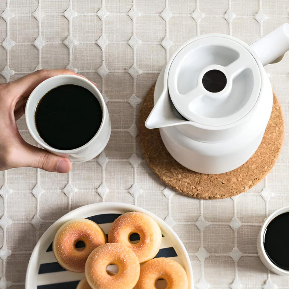 Termisk karaffel med håndtak - Moderne eleganse og termisk ytelse