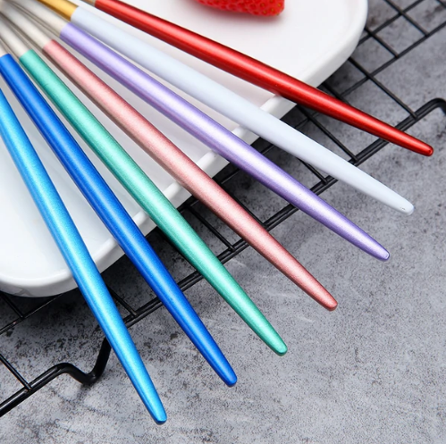 Zestaw Sztućców 24 Sztuki – Eleganckie Wykończenie dla Wyrafinowanego Stołu 