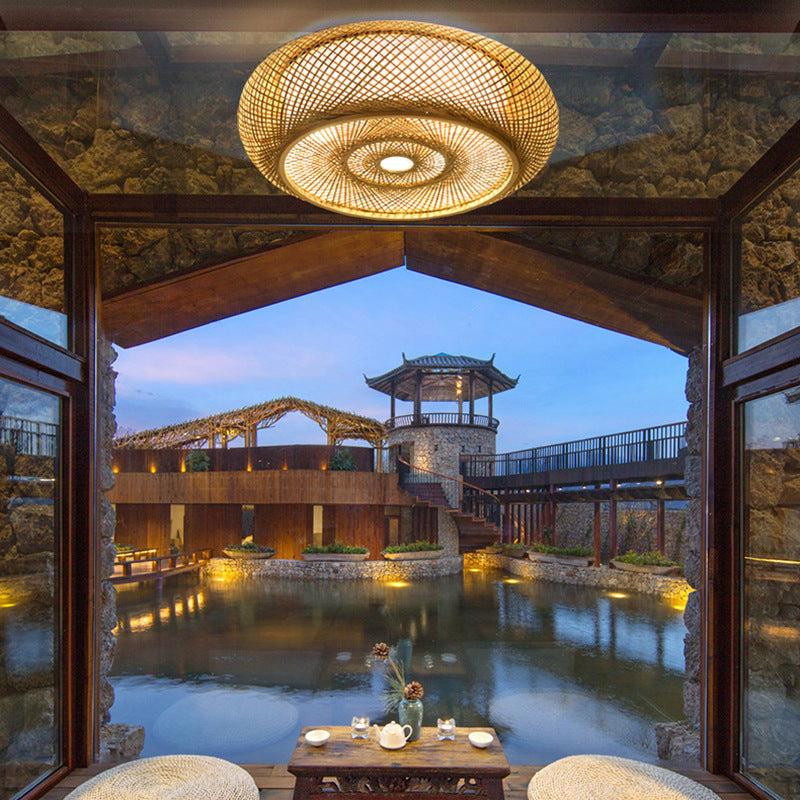 Luonnon bambusta roikkuva lamppu - Eleganssia ja aitoutta