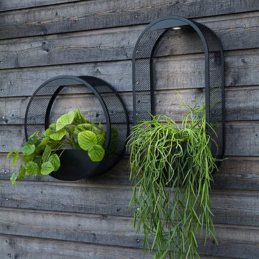 屋外ソーラー壁灯 – 自動かつ経済的な照明 