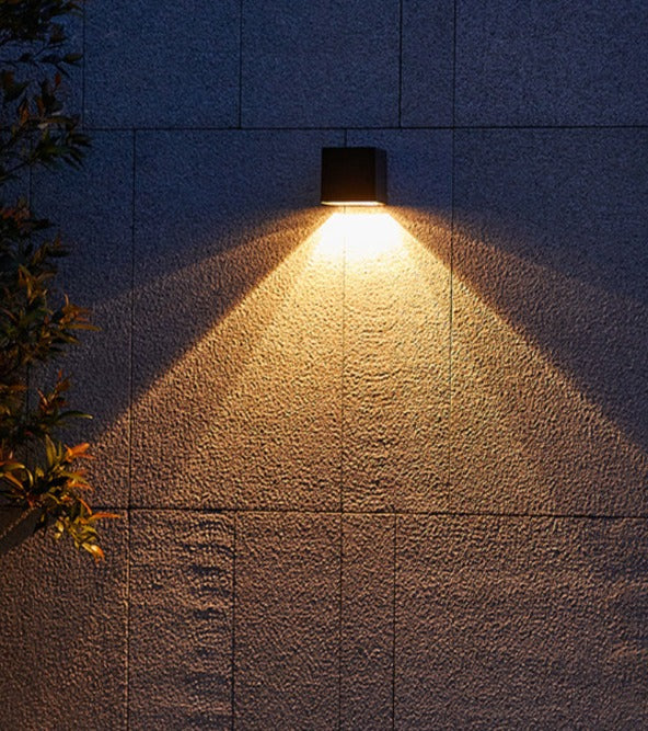 IP65 Ulkona käytettävä aurinkoseinävalaisin - Kestävä, ympäristöystävällinen valaistus