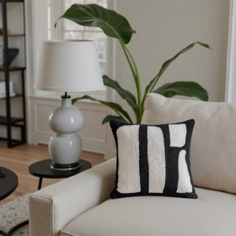 Coussin Décoratif À Motif Zèbre – Touche Sauvage Et Élégante