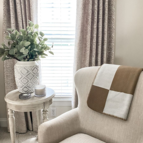 Ruudullinen – Moderni Eleganssi ja Mukava Pehmeys 