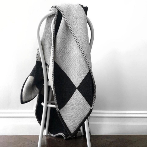 Ruudullinen – Moderni Eleganssi ja Mukava Pehmeys 