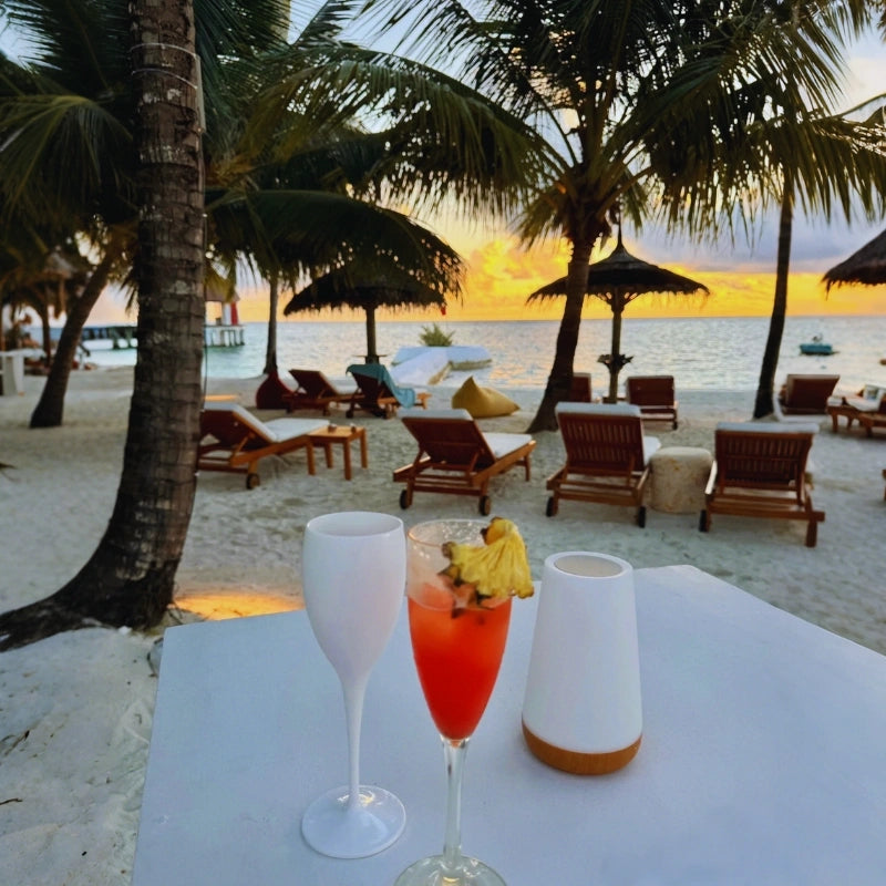 モダンなナイトランプ – エレガントで機能的なデザイン 