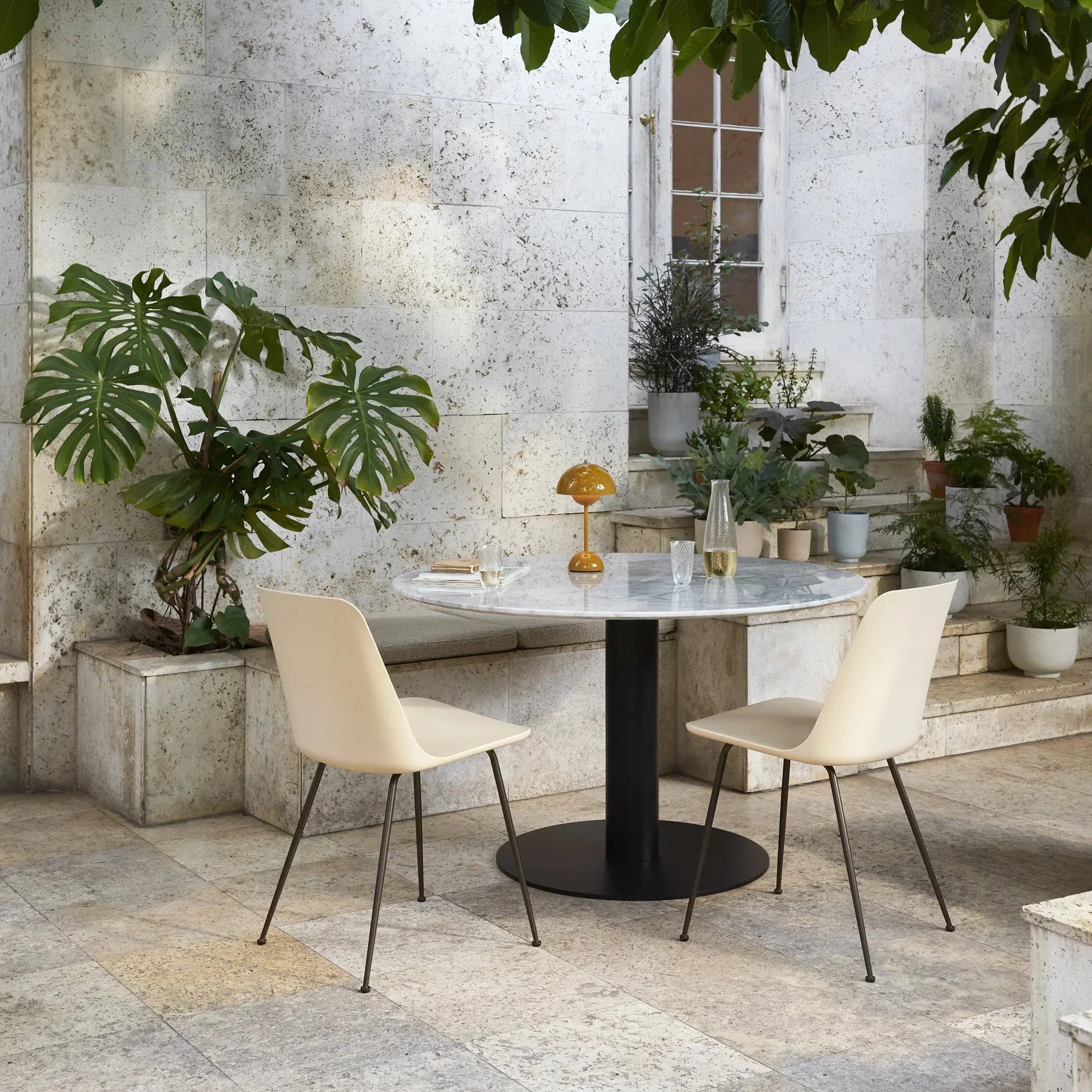 Irodai LED Lámpa – Modern egyszerűség és funkcionalitás 